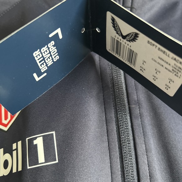 Red Bull Racing F1 2023 Team Soft Shell Jacket L- NEW! - Picture 9 of 9